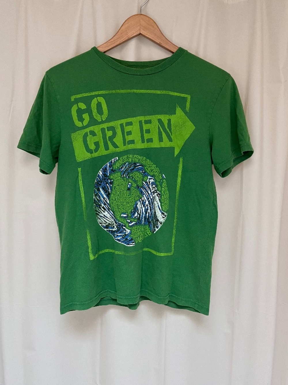 Gap kids go green t-shirt  XL